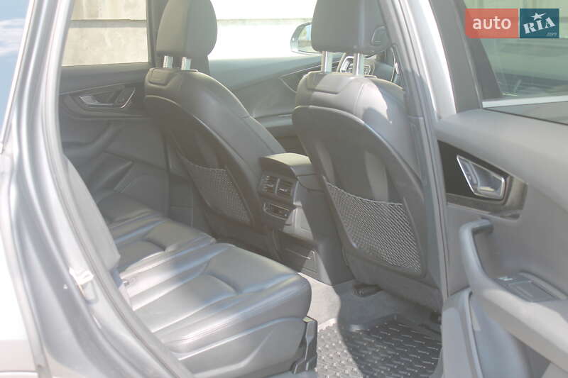 Внедорожник / Кроссовер Audi Q7 2017 в Львове