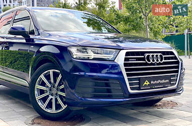 Внедорожник / Кроссовер Audi Q7 2018 в 