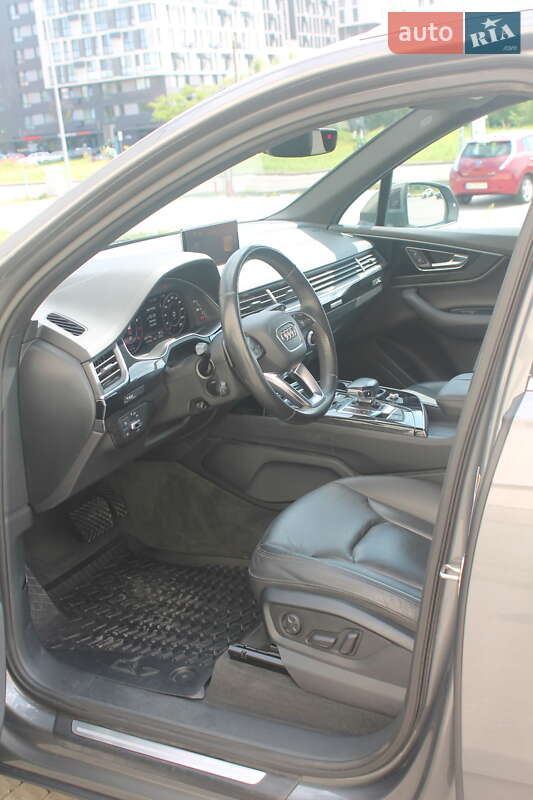 Внедорожник / Кроссовер Audi Q7 2017 в Львове