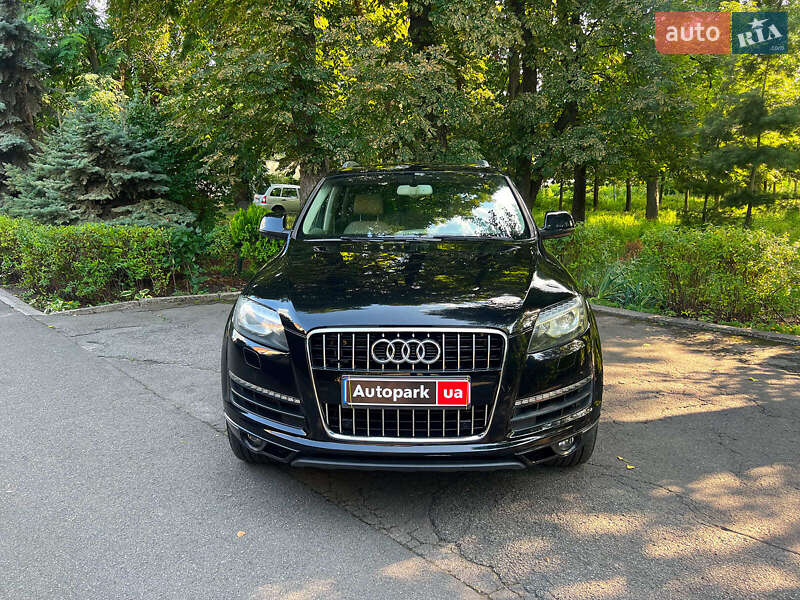 Внедорожник / Кроссовер Audi Q7 2015 в Киеве