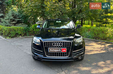 Позашляховик / Кросовер Audi Q7 2015 в 