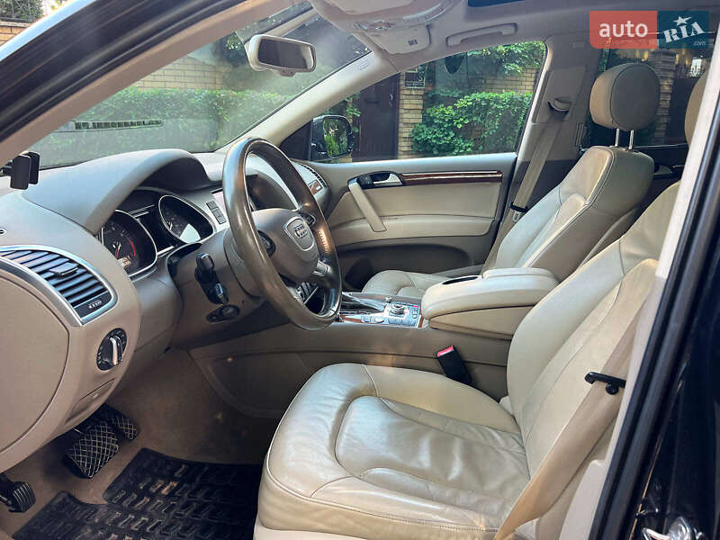 Внедорожник / Кроссовер Audi Q7 2015 в Киеве