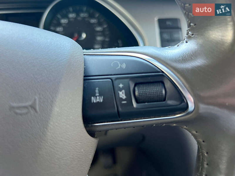 Внедорожник / Кроссовер Audi Q7 2015 в Киеве