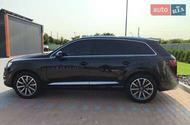 Внедорожник / Кроссовер Audi Q7 2015 в 