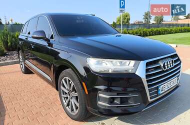 Внедорожник / Кроссовер Audi Q7 2015 в 
