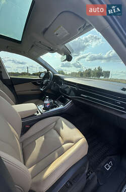 Внедорожник / Кроссовер Audi Q7 2019 в 