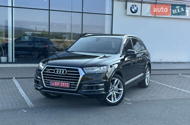 Внедорожник / Кроссовер Audi Q7 2017 в 