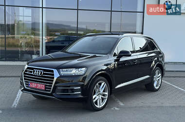 Внедорожник / Кроссовер Audi Q7 2017 в 