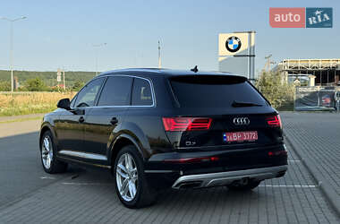 Внедорожник / Кроссовер Audi Q7 2017 в 