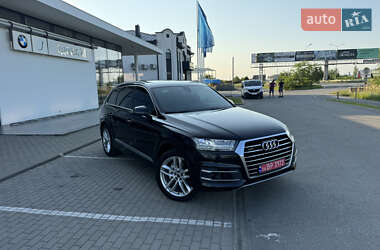 Внедорожник / Кроссовер Audi Q7 2017 в 