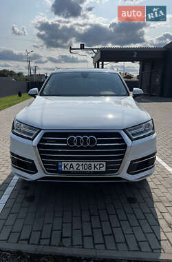 Внедорожник / Кроссовер Audi Q7 2018 в 