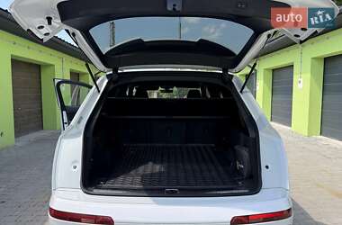 Внедорожник / Кроссовер Audi Q7 2020 в 