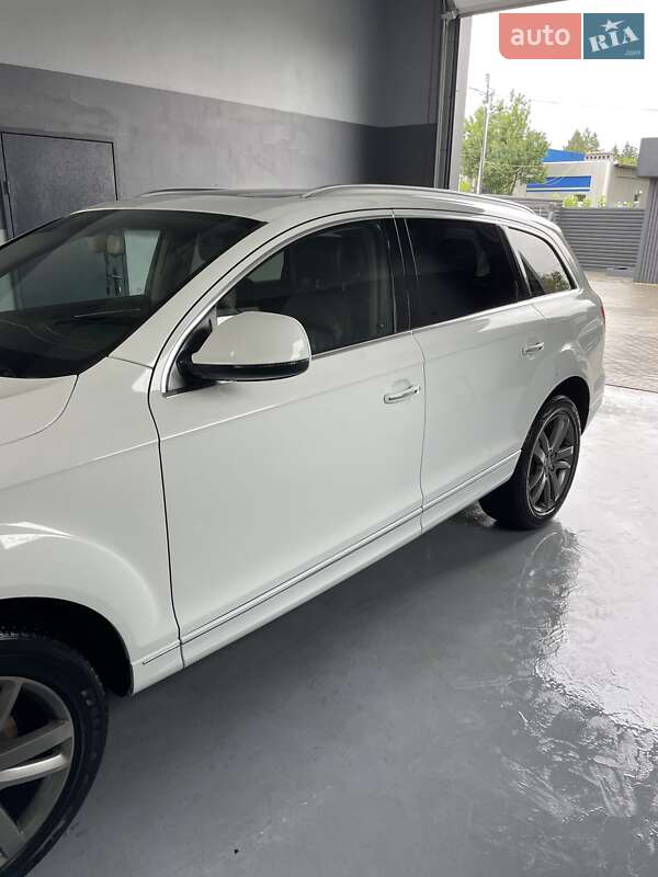 Позашляховик / Кросовер Audi Q7 2012 в Луцьку