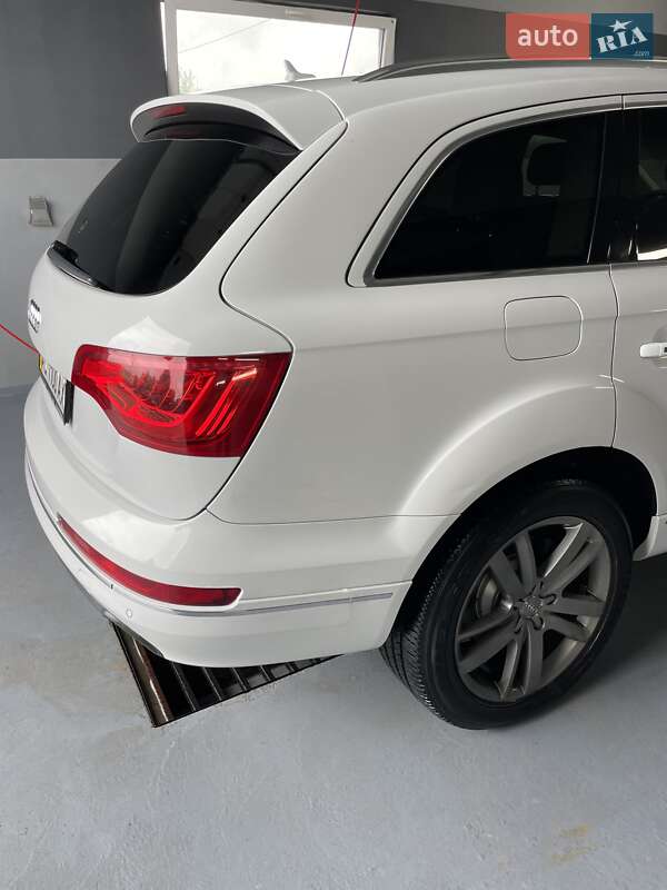Позашляховик / Кросовер Audi Q7 2012 в Луцьку