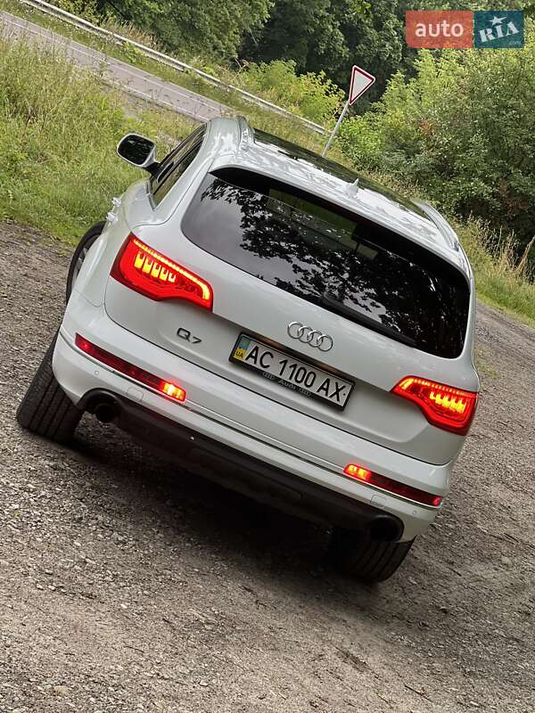 Позашляховик / Кросовер Audi Q7 2012 в Луцьку