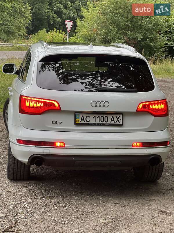 Позашляховик / Кросовер Audi Q7 2012 в Луцьку