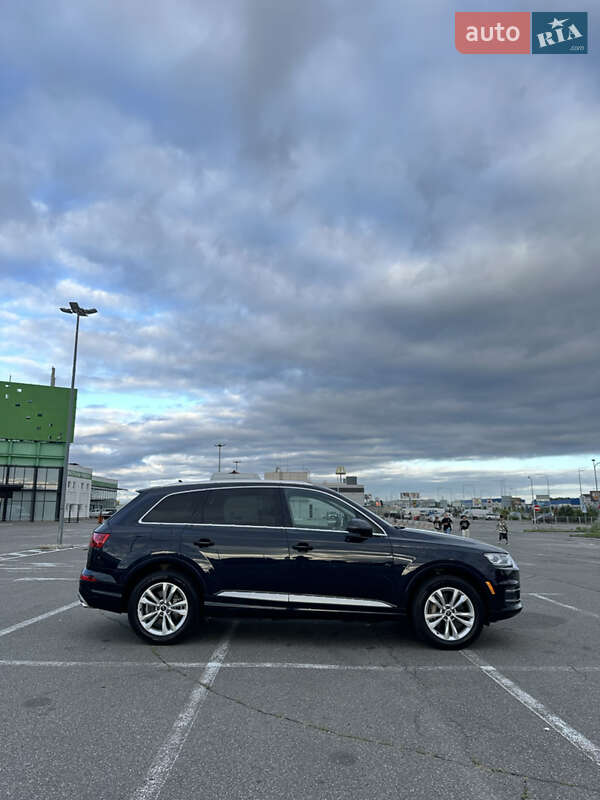 Позашляховик / Кросовер Audi Q7 2016 в Києві