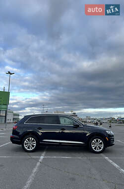 Позашляховик / Кросовер Audi Q7 2016 в 