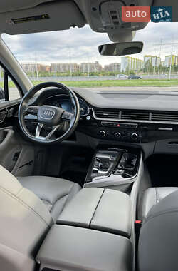 Позашляховик / Кросовер Audi Q7 2016 в 