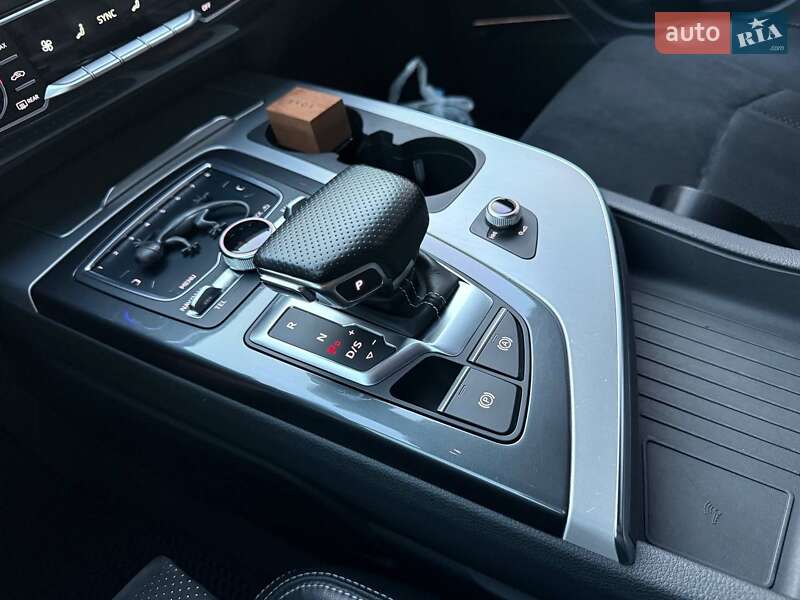 Внедорожник / Кроссовер Audi Q7 2016 в Харькове