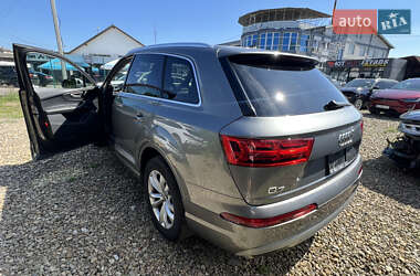 Внедорожник / Кроссовер Audi Q7 2017 в 