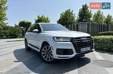 Позашляховик / Кросовер Audi Q7 2017 в Дніпрі