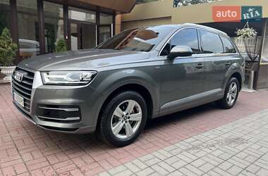 Внедорожник / Кроссовер Audi Q7 2016 в 