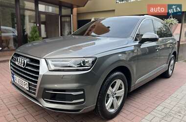 Внедорожник / Кроссовер Audi Q7 2016 в 