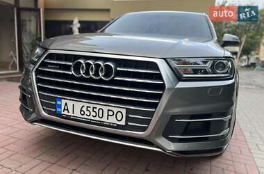 Внедорожник / Кроссовер Audi Q7 2016 в 