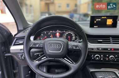 Внедорожник / Кроссовер Audi Q7 2016 в 
