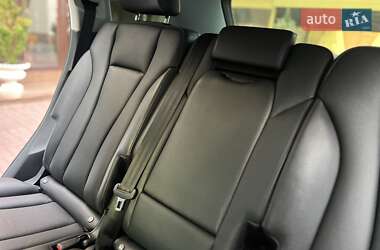 Внедорожник / Кроссовер Audi Q7 2016 в 