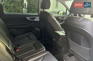 Внедорожник / Кроссовер Audi Q7 2016 в 