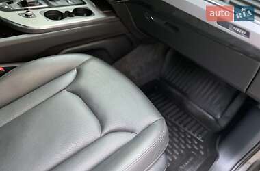 Внедорожник / Кроссовер Audi Q7 2016 в 