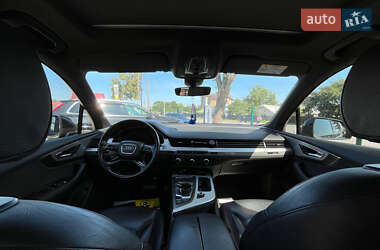 Внедорожник / Кроссовер Audi Q7 2015 в 