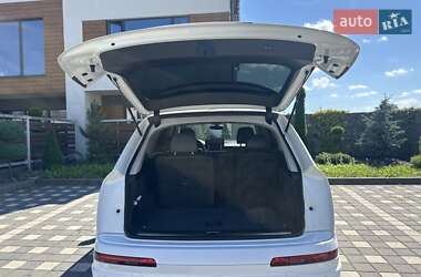 Внедорожник / Кроссовер Audi Q7 2018 в 