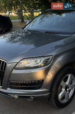 Внедорожник / Кроссовер Audi Q7 2014 в 