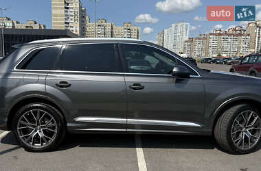 Внедорожник / Кроссовер Audi Q7 2019 в 