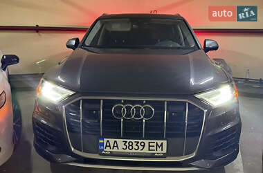 Внедорожник / Кроссовер Audi Q7 2019 в 