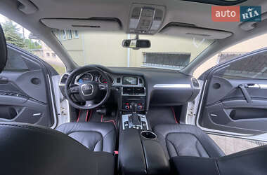 Внедорожник / Кроссовер Audi Q7 2011 в 