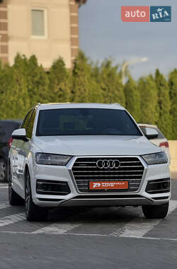 Позашляховик / Кросовер Audi Q7 2016 в Рівному