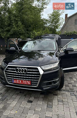 Внедорожник / Кроссовер Audi Q7 2018 в Костополе