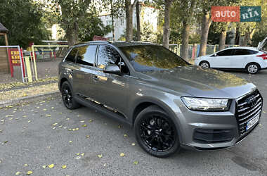 Позашляховик / Кросовер Audi Q7 2016 в 