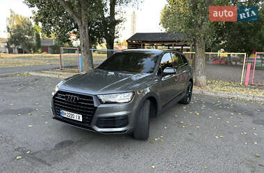Позашляховик / Кросовер Audi Q7 2016 в 