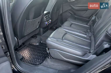 Внедорожник / Кроссовер Audi Q7 2017 в 