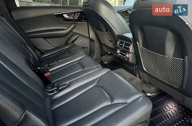 Внедорожник / Кроссовер Audi Q7 2017 в 