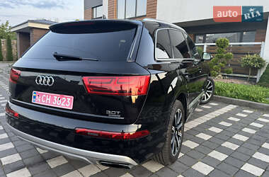 Внедорожник / Кроссовер Audi Q7 2017 в 