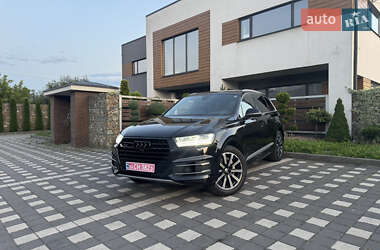 Внедорожник / Кроссовер Audi Q7 2017 в 