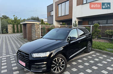 Внедорожник / Кроссовер Audi Q7 2017 в 