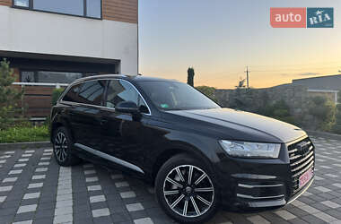 Внедорожник / Кроссовер Audi Q7 2017 в 