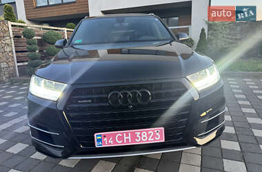 Внедорожник / Кроссовер Audi Q7 2017 в 